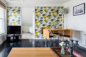 Stylish loft apartment moments from beach by Whitstable-Holidays, Bowline